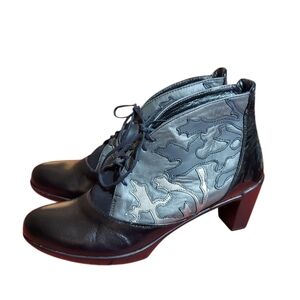 Naot Baccio Black Gray Leather Ankle Boots Women's Stunning and Unique
